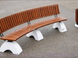 Радиусные скамейки из лиственницы на бетонных опорах СБл-рЛ / Краснодар