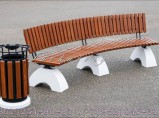 Радиусные скамейки из лиственницы на бетонных опорах СБл-рЛ / Краснодар