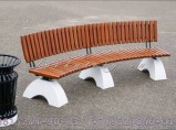 Радиусные скамейки из лиственницы на бетонных опорах СБл-рЛ / Краснодар