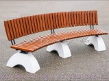 Радиусные скамейки из лиственницы на бетонных опорах СБл-рЛ / Краснодар